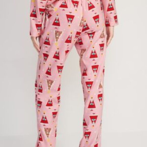 Brand NWT Old Navy Soft Pink Flannel Women's Pajamas w/Red Triangle Santas, 2x - Picture 2 of 6